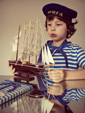 Крапивин Валькины друзья и паруса