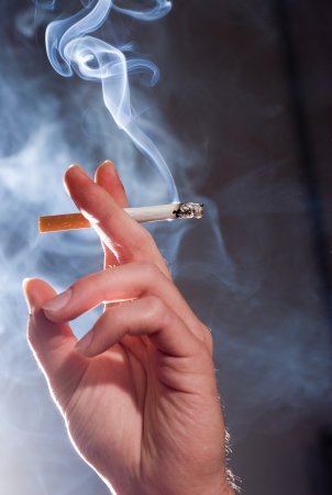 Дымящаяся сигарета