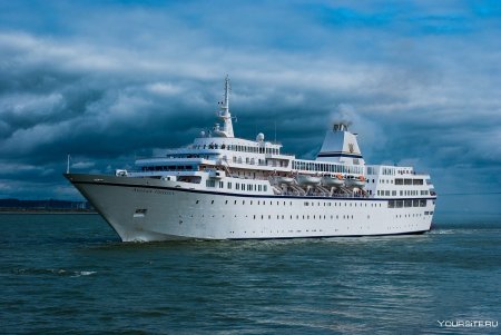 Корабль пароход