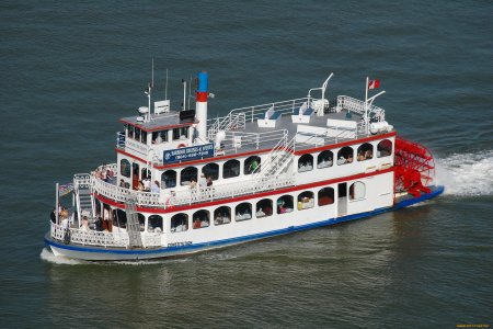 Современный пароход