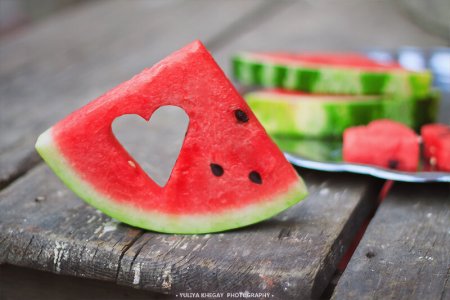 Сердце из арбуза