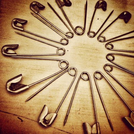 Булавка арт