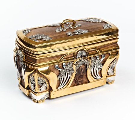 Шкатулка сундук золотой ларец
