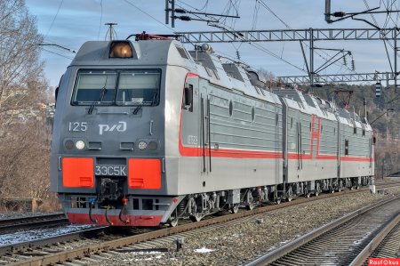Трехсекционный электровоз 3эс5к