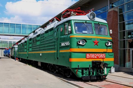 Вл-82 Локомотив
