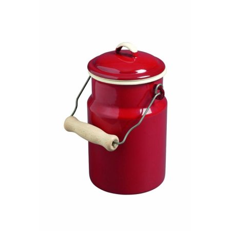 Красный бидон для молока