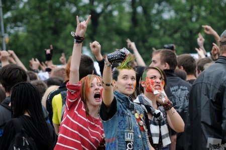 Неформальные молодежные движения