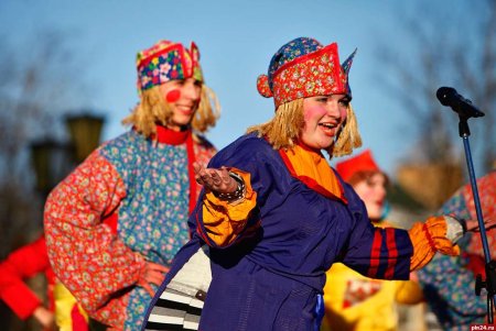 Скоморохи на Масленицу