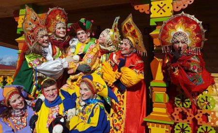 Скоморохи на Масленицу