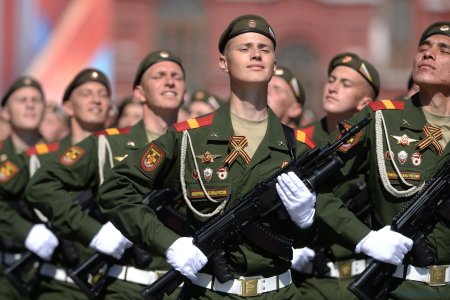 Солдаты на параде