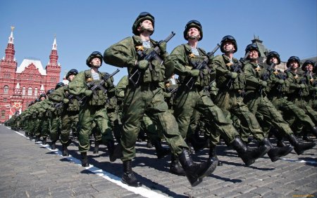 Солдаты на параде