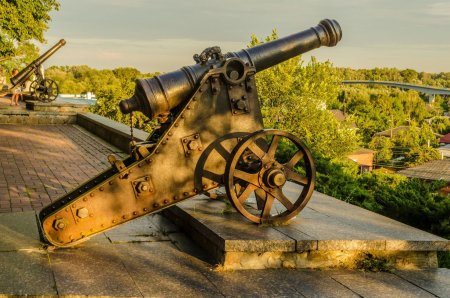 Старинные пушки