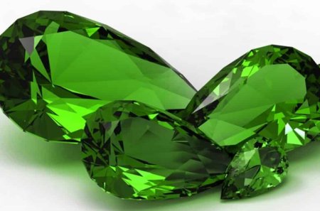 Зеленый камень полудрагоценный изумруд
