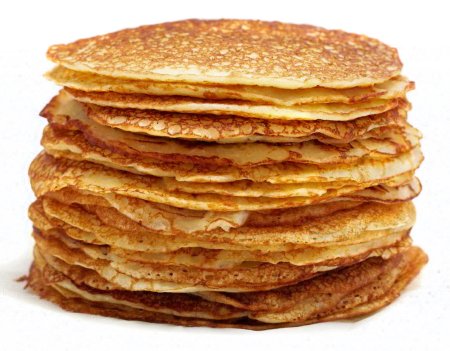 Блины на белом фоне