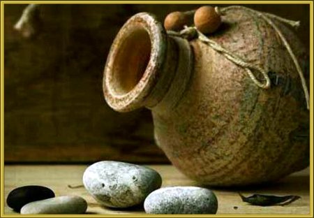 Кувшин с камнями