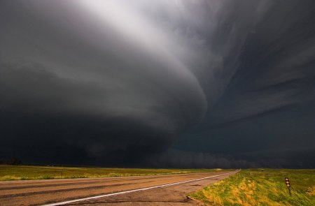 Ураганы бури смерчи