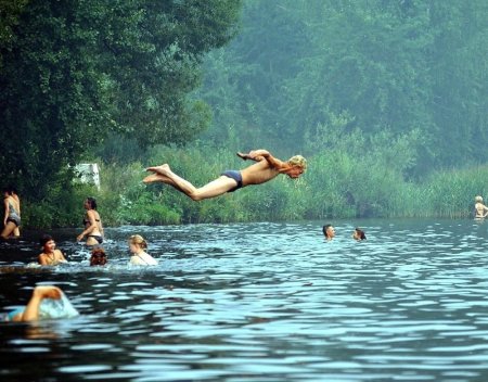 Летом на речке