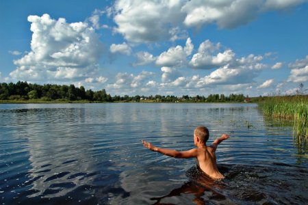Купание в реке