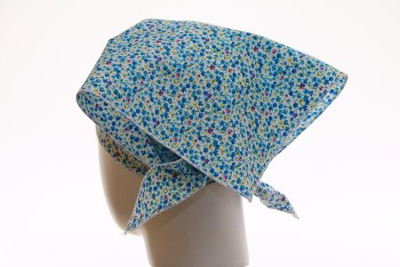 Бандана-косынка с мелкими цветами