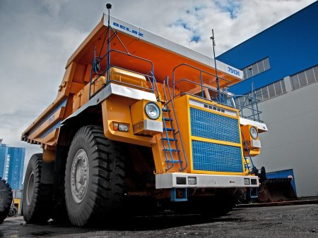 Карьерный самосвал БЕЛАЗ-75131