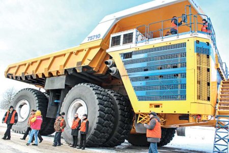 Карьерный грузовик БЕЛАЗ 75710.