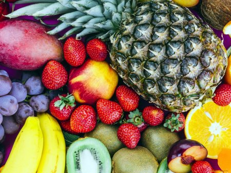 Банан виноград манго киви