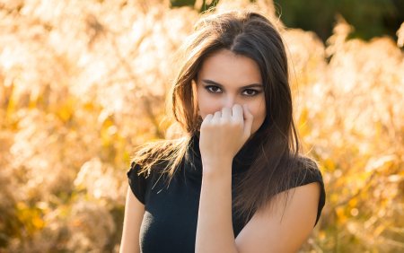 Кареглазые девушки