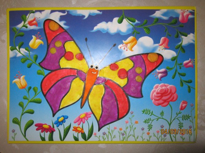 Рисование бабочка старшая группа. Рисование пластилином бабочка. Аппликация бабочка на цветке. Коллективная работа бабочки.