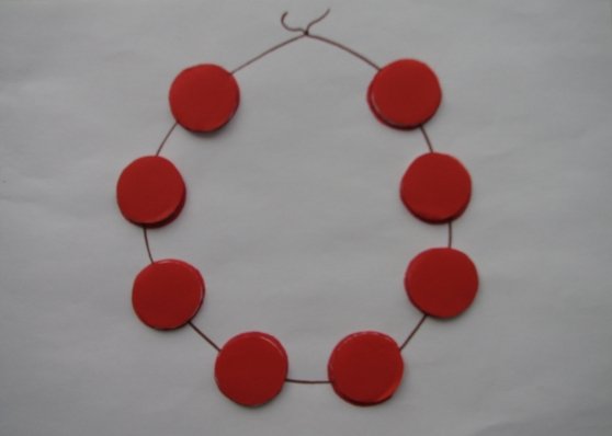 Лепка бусы для куклы