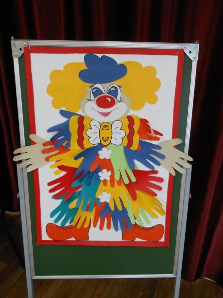 Поделки на день смеха в детском саду. Клоун поделка для детей в детском саду. Поделки на тему цирк. Поделка клоун из цветной бумаги.