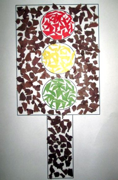 Светофор из рваной бумаги