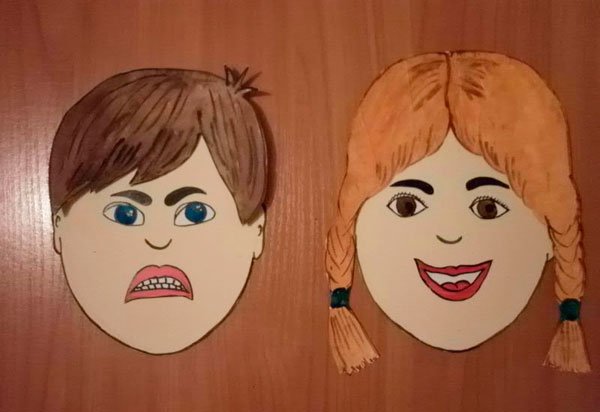 Лицо из цветной бумаги