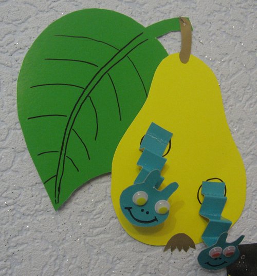 Аппликация гусеница в груше