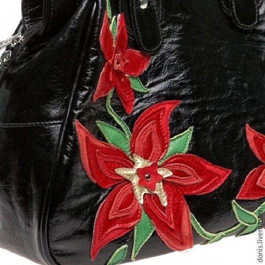 Сумка с аппликацией из кожи