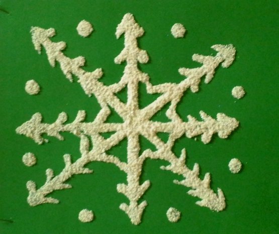 Рисование солью Снежинка