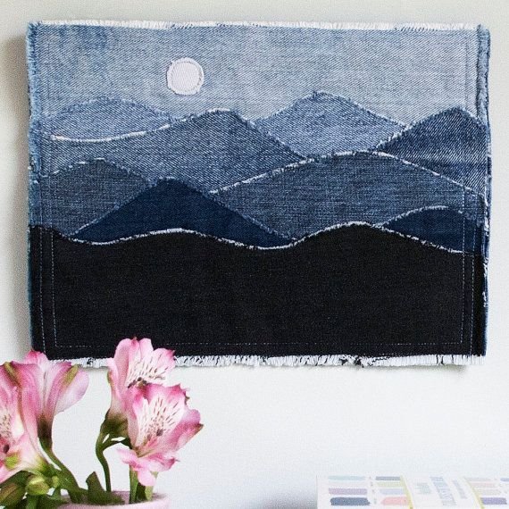 Панно из старых джинсов