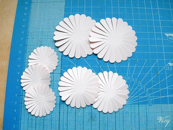 Объемная Хризантема из бумаги