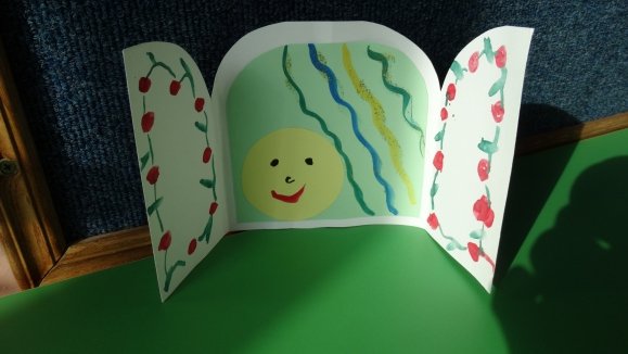 Аппликация Колобок на окошке