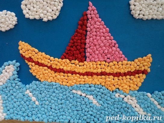 Аппликация из скрученных салфеток