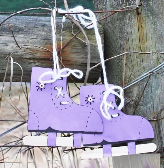 Поделка коньки из бумаги