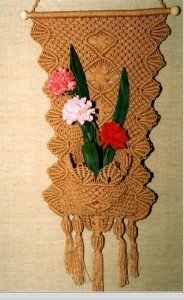 Панно макраме с цветами