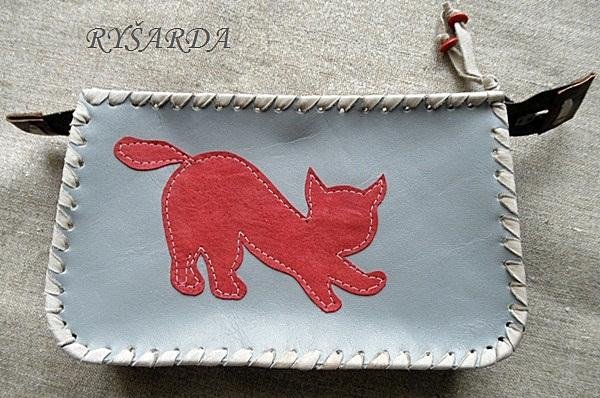 Аппликация из кожи