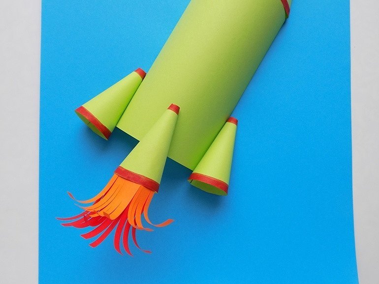 Ракета объемная из бумаги. Ракета поделка. Аппликация. Ракета. Ракета из бумаги. Поделка ракета из бумаги.