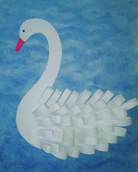 Потделка из бумаги лебедь