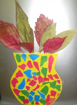 Обрывная аппликация ваза с цветами