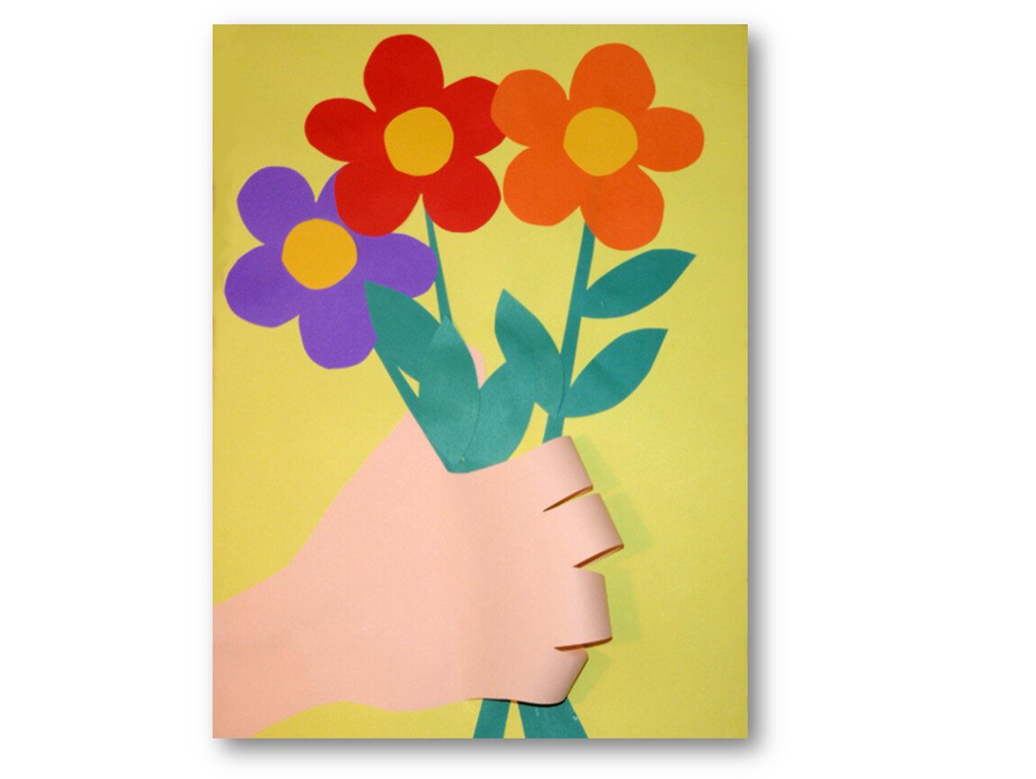 Аппликация открытка цель. Аппликация цветы из цветной бумаги. Аппликация для мамы. Аппликация открытка для мамы.