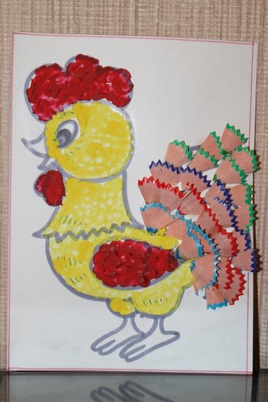 Аппликация со стружкой от карандашей