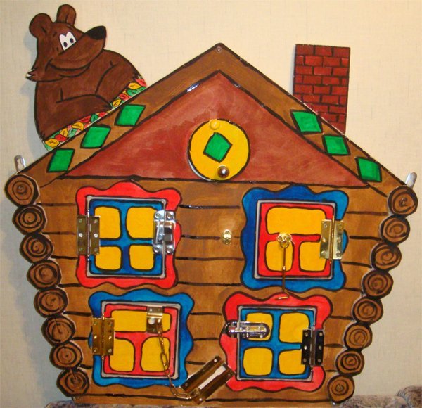 Домик с окошками для детей