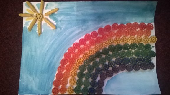 Аппликация Радуга из макарон