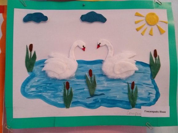 Поделка лебедь на пруду